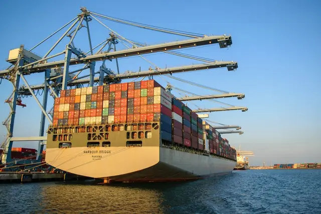 Formation CQP ouvrier docker conducteur d'engins de manutention portuaire spécialisé chariot cavalier
